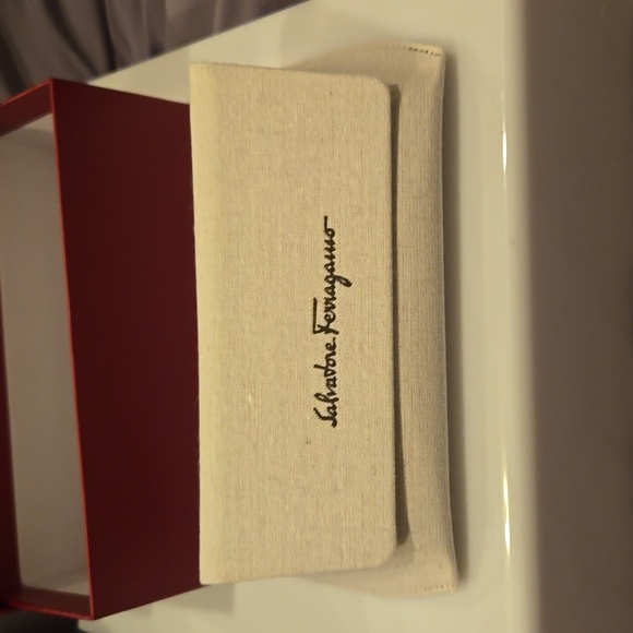 Ferragamo marble gray cat eye Sunglasses brand new in box - Picture 11 of 14